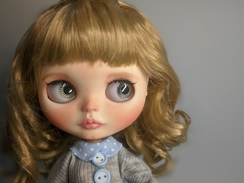 Sienna – Custom Blythe Doll One-Of-A-Kind OOAK Custom OOAK Blythe Doll