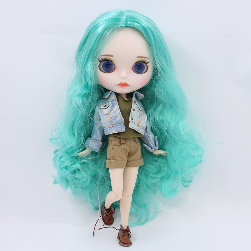 Mary – Premium Custom Neo Blythe Doll with Green Hair, White Skin & Matte Cute Face 1
