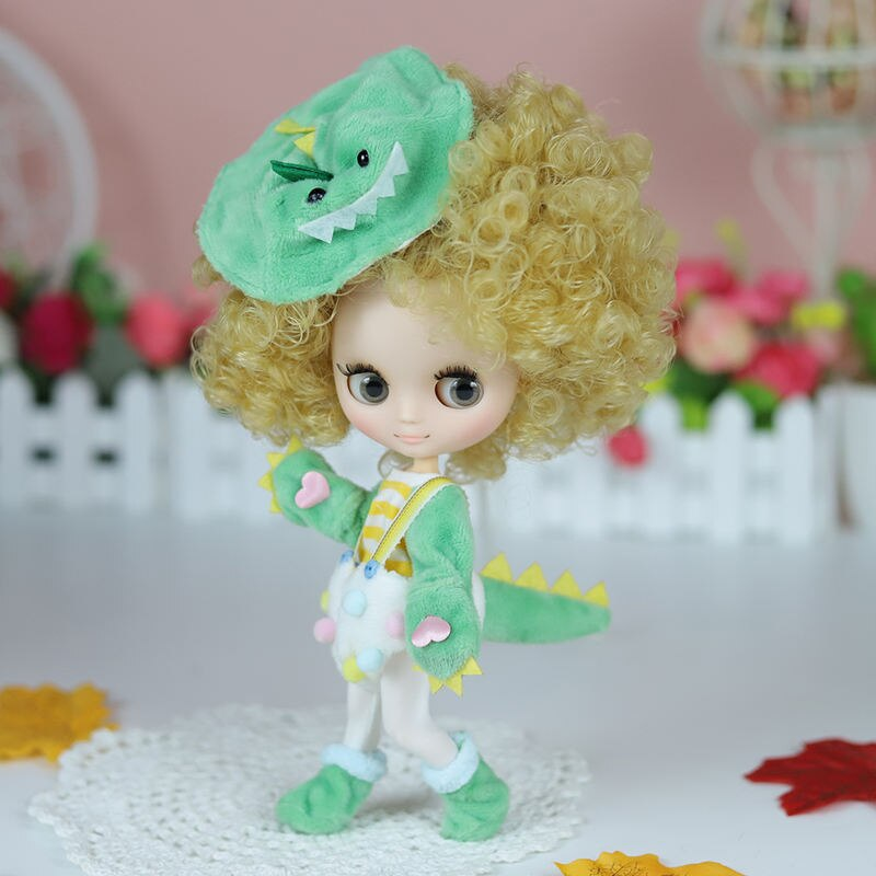 Middie Blythe Doll with Blonde Hair, Tilting-Head & Custom Jointed Body Middie Blythe dolls Middie Blythe Doll with Blonde Hair, Tilting-Head & Custom Jointed Body Middie Blythe dolls