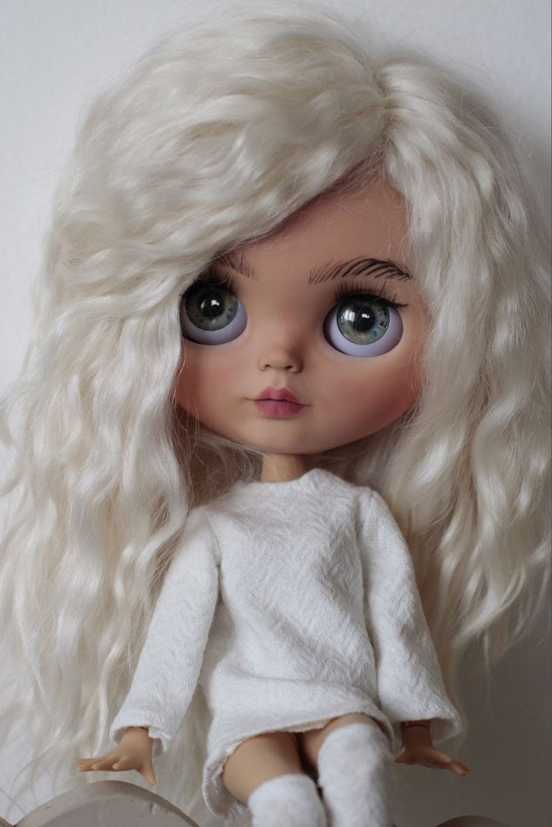 Amara – Custom Blythe Doll One-Of-A-Kind OOAK Sold-out OOAK dolls