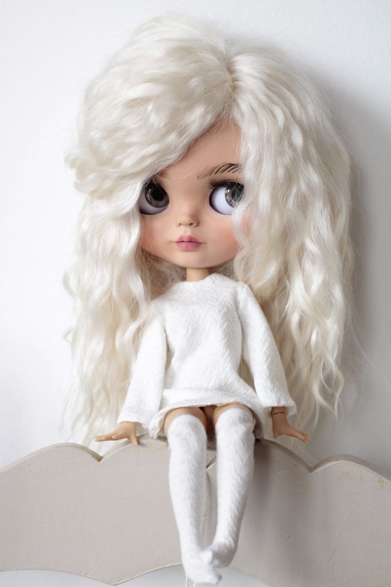 Amara – Custom Blythe Doll One-Of-A-Kind OOAK Sold-out OOAK dolls