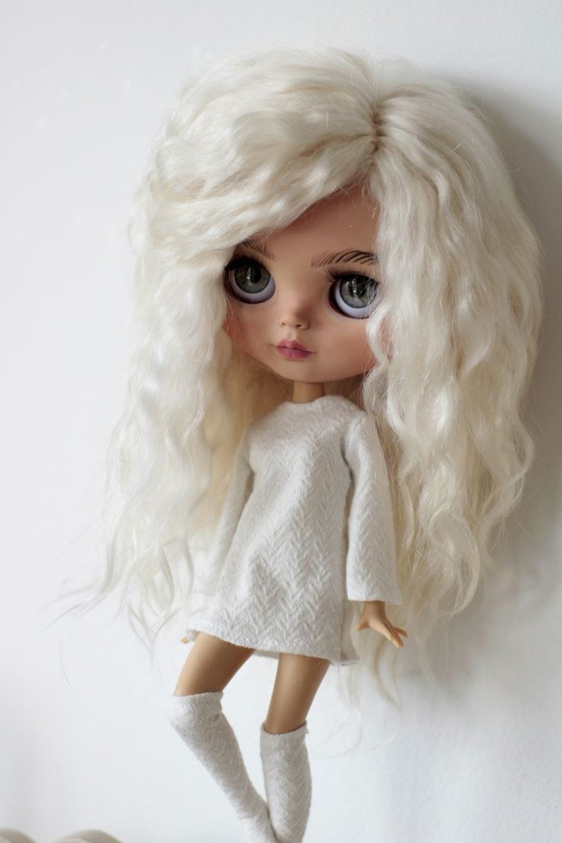 Amara – Custom Blythe Doll One-Of-A-Kind OOAK Sold-out OOAK dolls