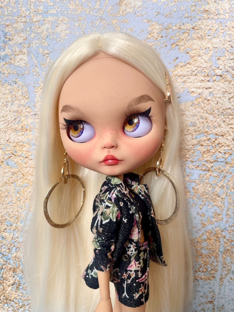 Catherine – Custom Blythe Doll One-Of-A-Kind OOAK Sold-out OOAK dolls