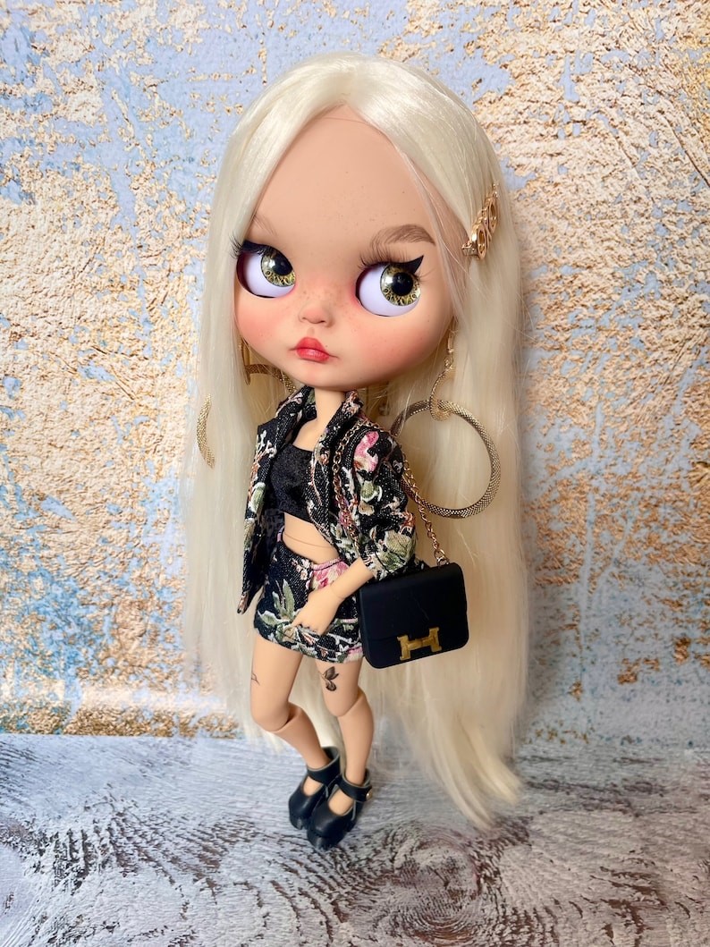 Catherine – Custom Blythe Doll One-Of-A-Kind OOAK Sold-out OOAK dolls