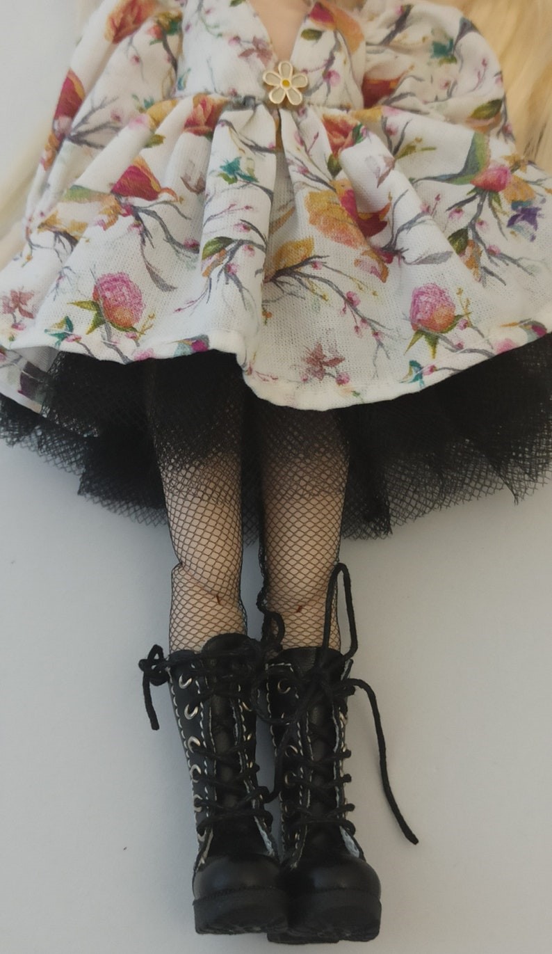 Brianna – Custom Blythe Doll One-Of-A-Kind OOAK Custom OOAK Blythe doll