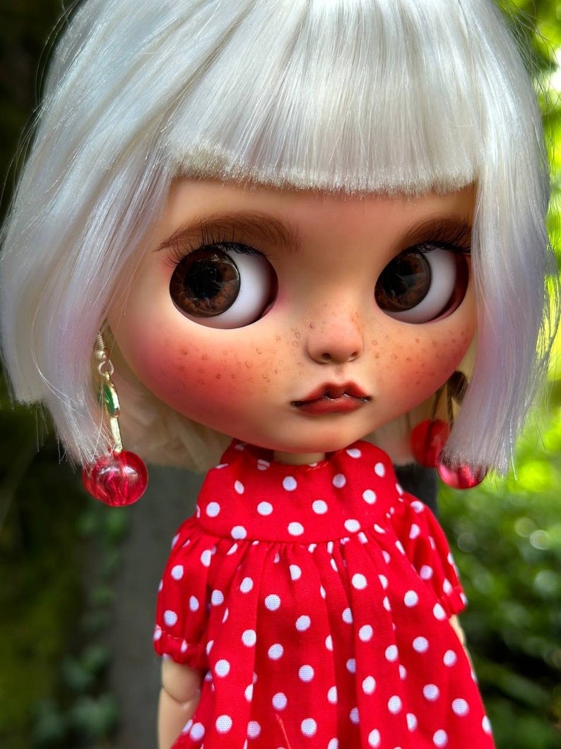 Arianna – Custom Blythe Doll One-Of-A-Kind OOAK Custom OOAK Blythe doll