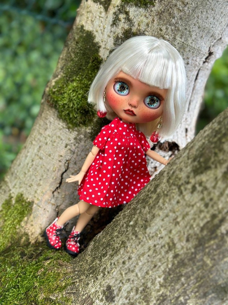 Arianna – Custom Blythe Doll One-Of-A-Kind OOAK Custom OOAK Blythe doll
