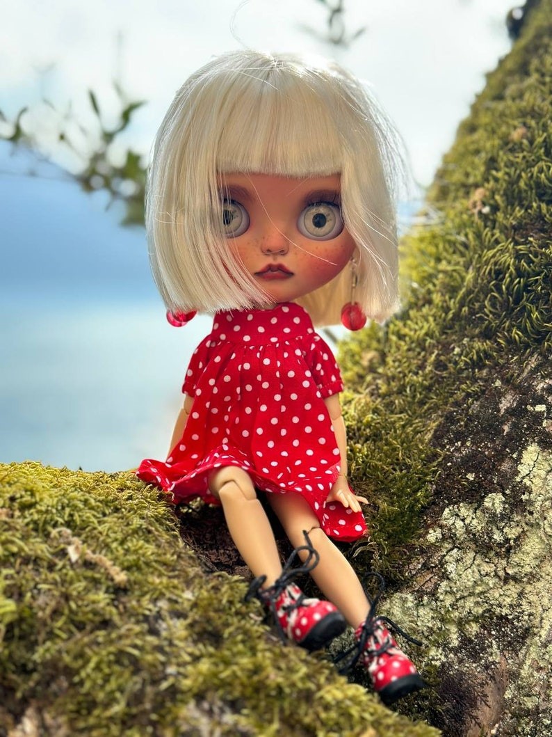Arianna – Custom Blythe Doll One-Of-A-Kind OOAK Custom OOAK Blythe doll