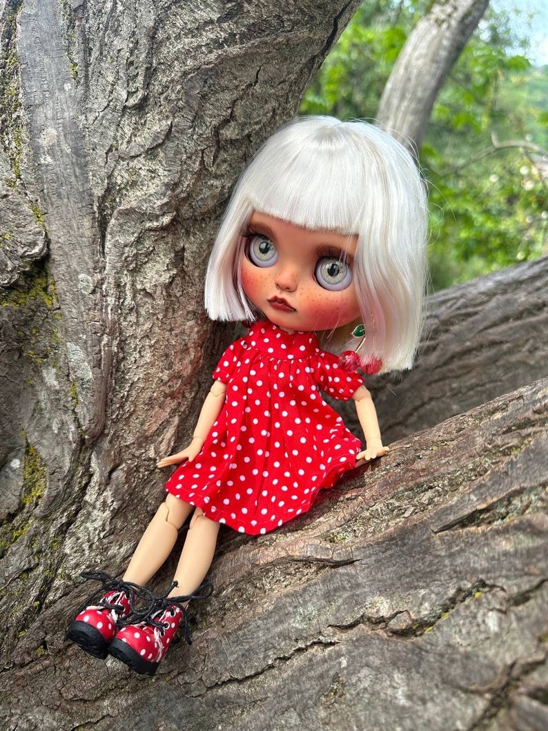 Arianna – Custom Blythe Doll One-Of-A-Kind OOAK Custom OOAK Blythe doll