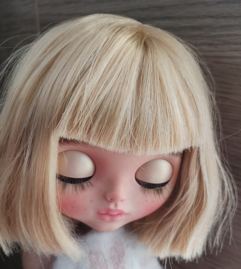 Sara – Custom Blythe Doll One-Of-A-Kind OOAK Custom OOAK Blythe doll