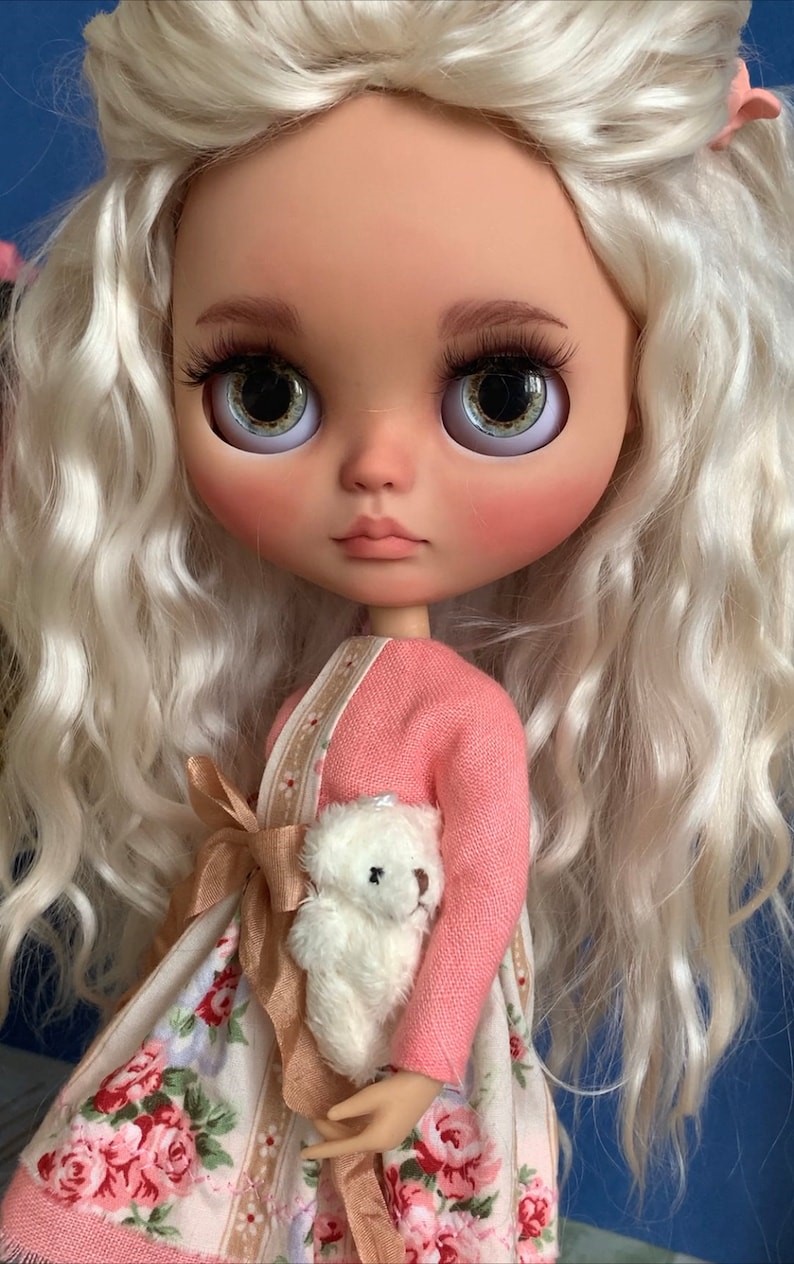 Ariella – Custom Blythe Doll One-Of-A-Kind OOAK Sold-out OOAK dolls
