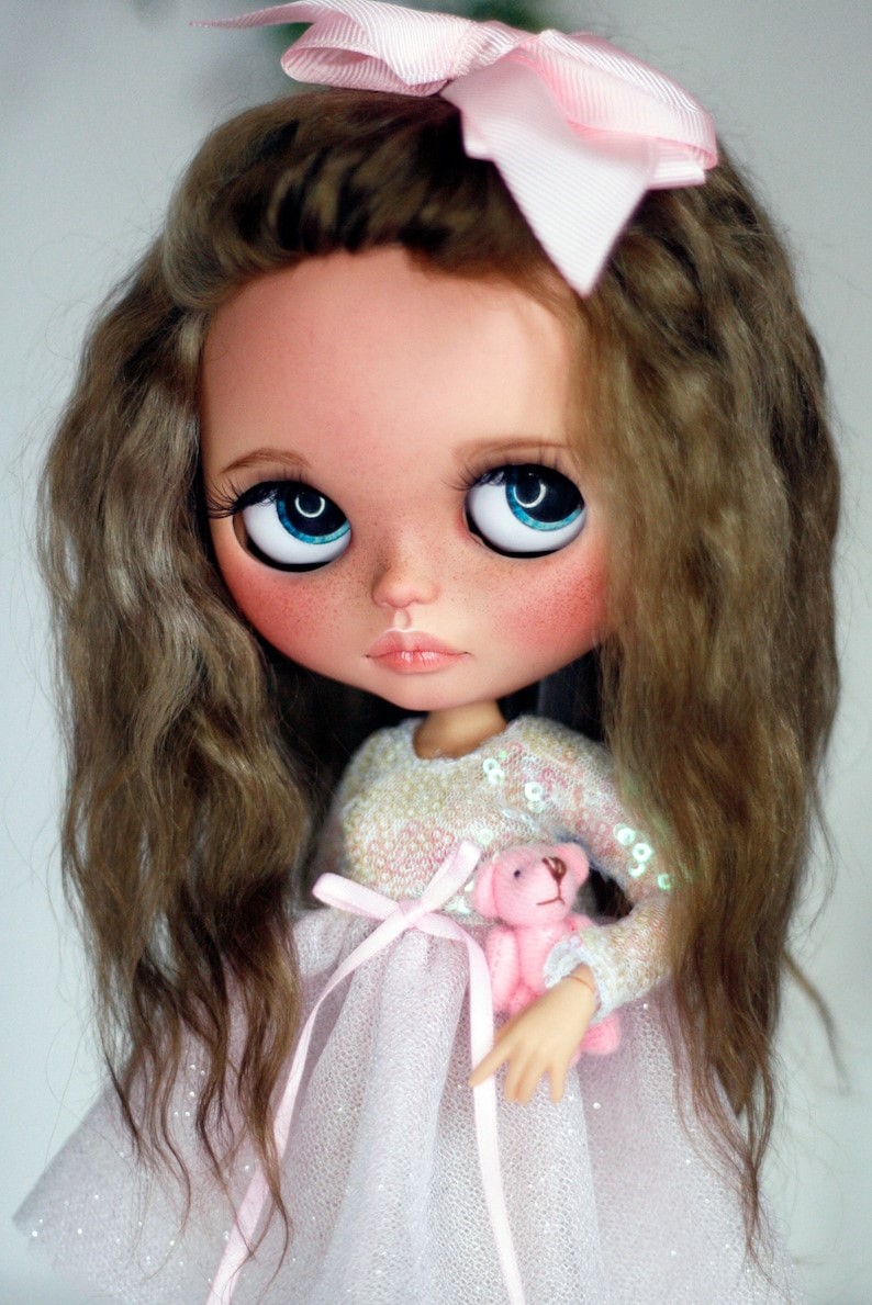 Callie – Custom Blythe Doll One-Of-A-Kind OOAK Custom OOAK Blythe doll