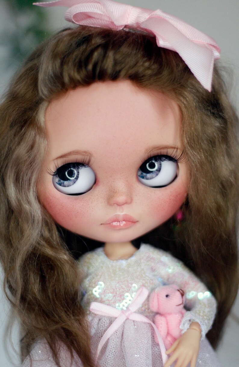 Callie – Custom Blythe Doll One-Of-A-Kind OOAK Custom OOAK Blythe doll