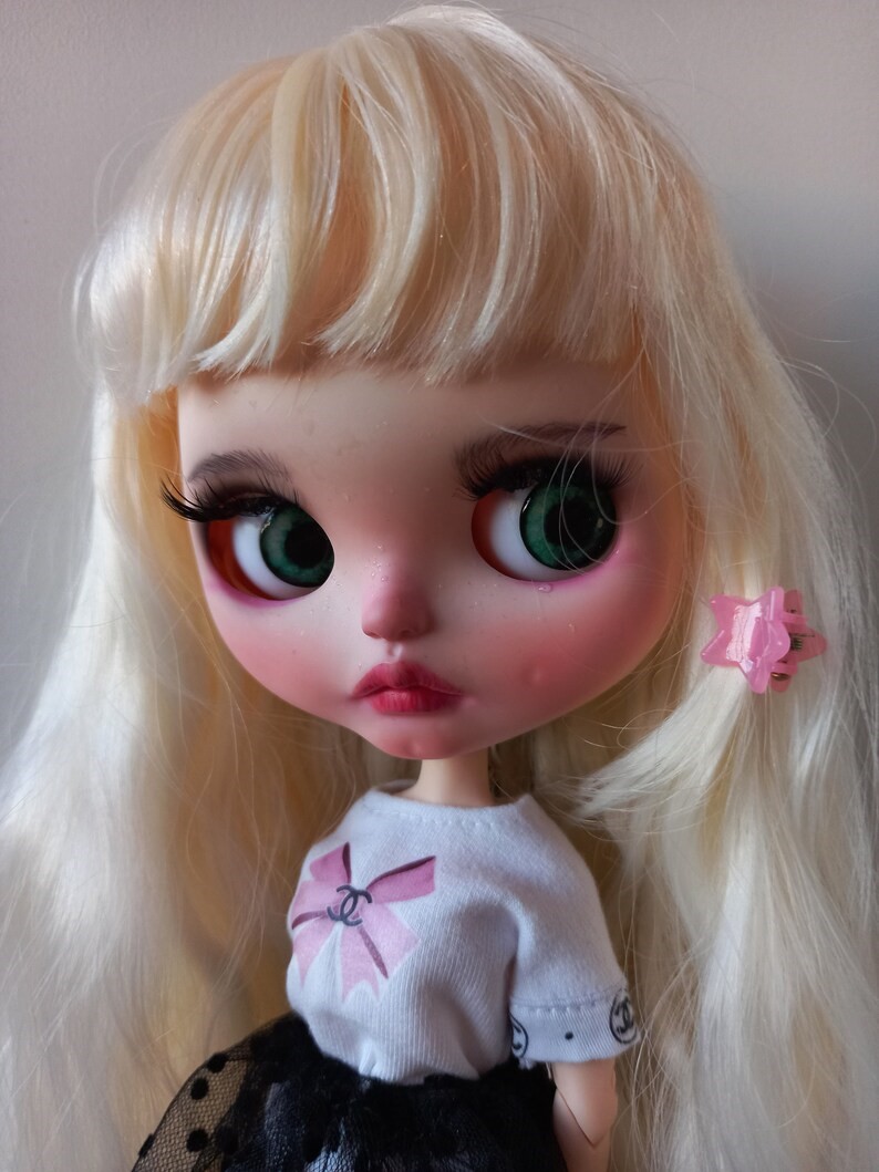 Zara – Custom Blythe Doll One-Of-A-Kind OOAK Custom OOAK Blythe doll
