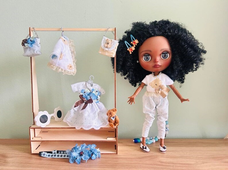 Vera – Custom Blythe Doll One-Of-A-Kind OOAK Custom OOAK Blythe doll