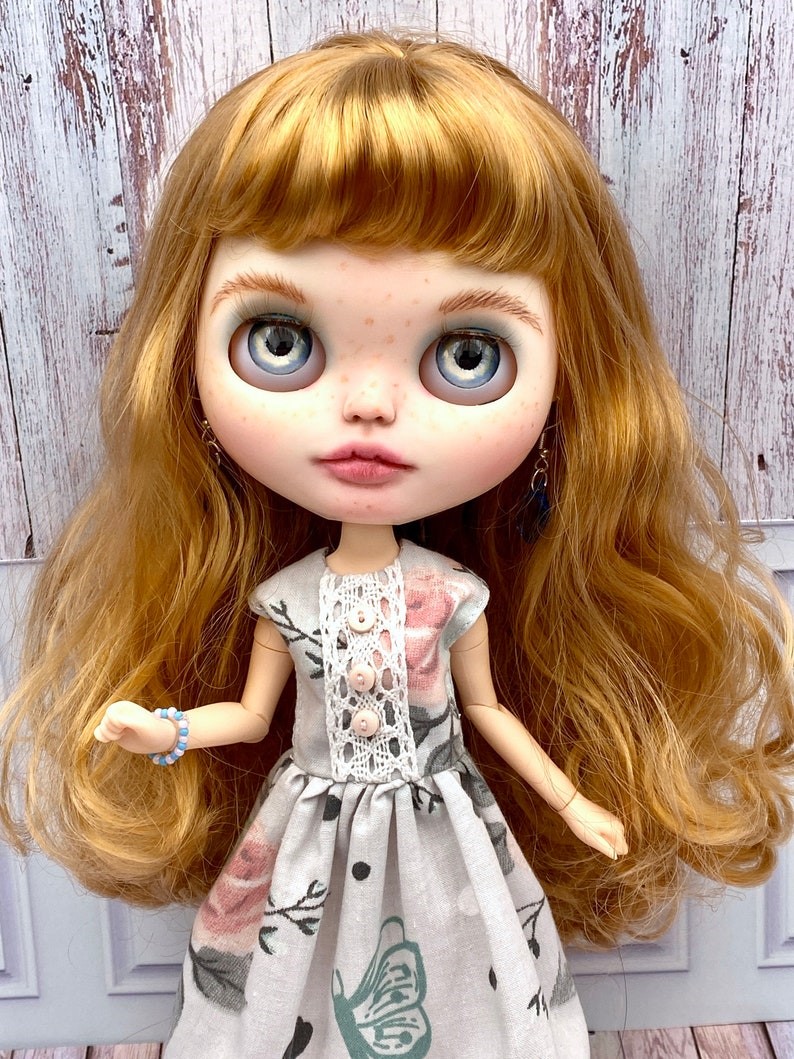Lilly – Custom Blythe Doll One-Of-A-Kind OOAK Custom OOAK Blythe doll