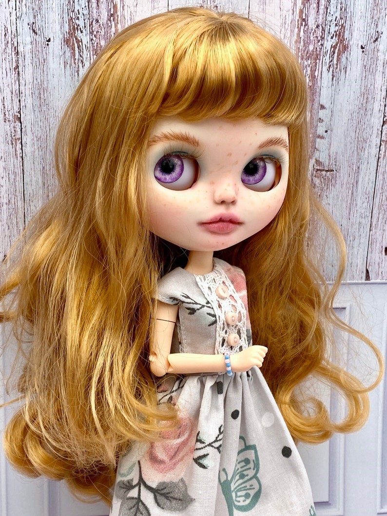 Lilly – Custom Blythe Doll One-Of-A-Kind OOAK Custom OOAK Blythe doll