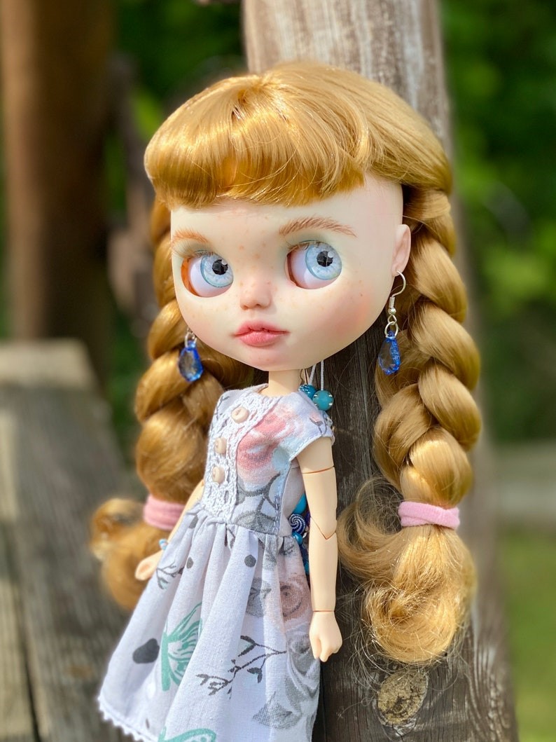 Lilly – Custom Blythe Doll One-Of-A-Kind OOAK Custom OOAK Blythe doll