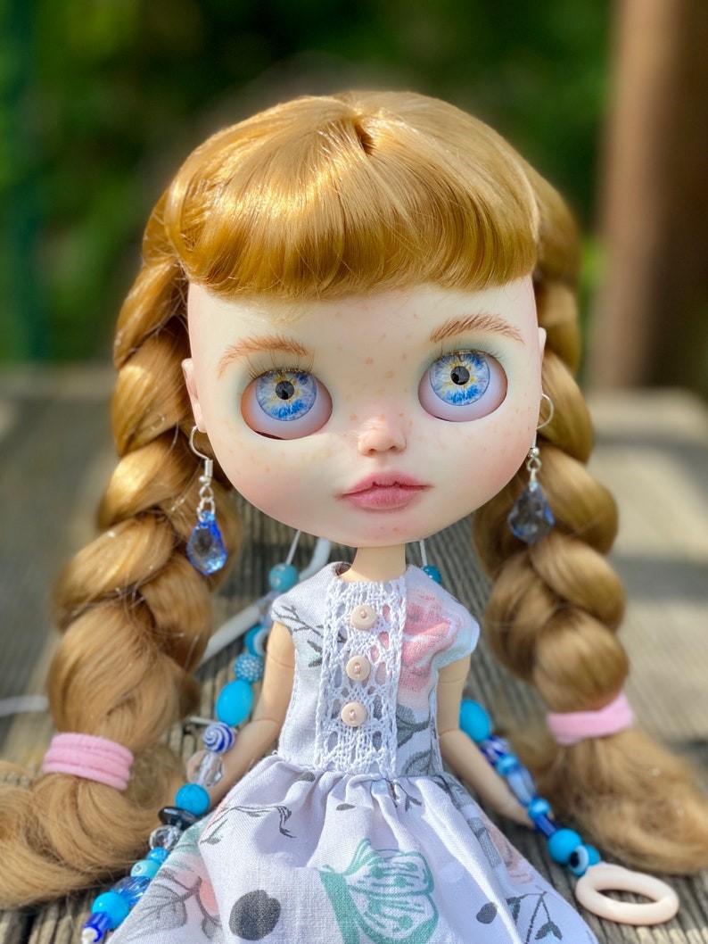 Lilly – Custom Blythe Doll One-Of-A-Kind OOAK Custom OOAK Blythe doll