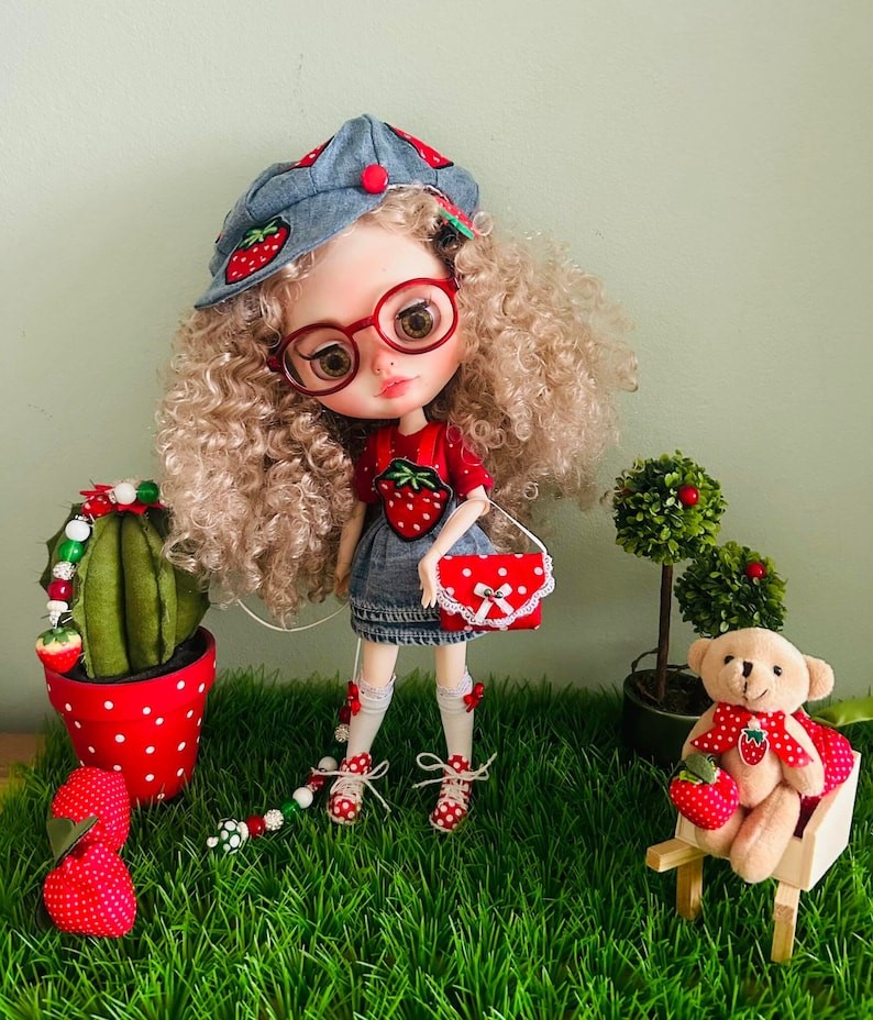 Nyla – Custom Blythe Doll One-Of-A-Kind OOAK Custom OOAK Blythe doll