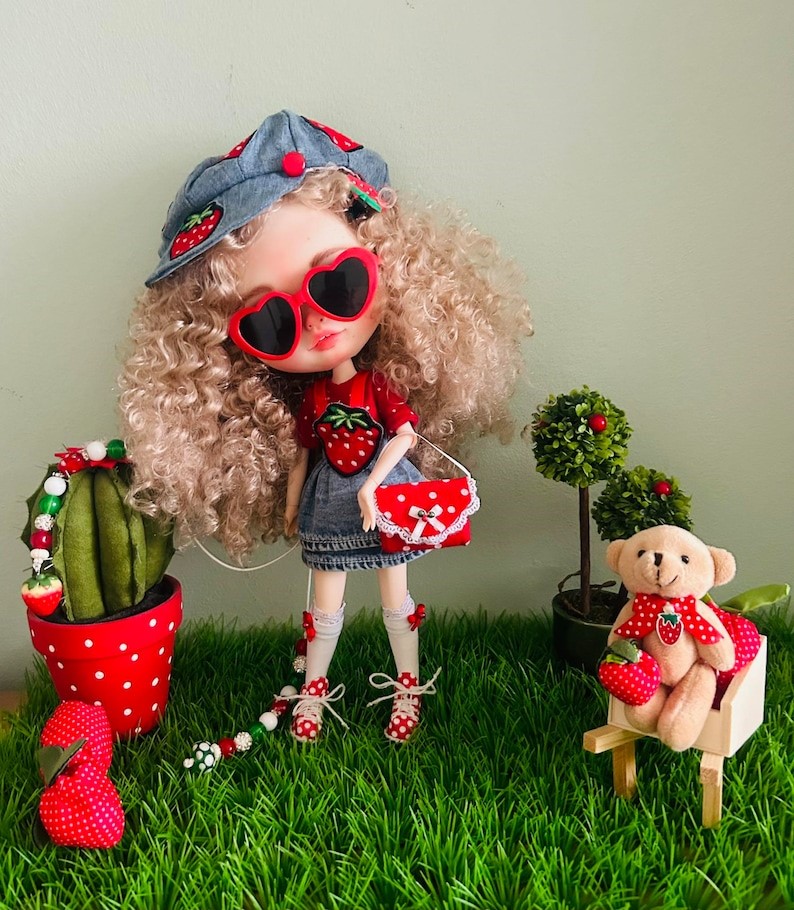 Nyla – Custom Blythe Doll One-Of-A-Kind OOAK Custom OOAK Blythe doll