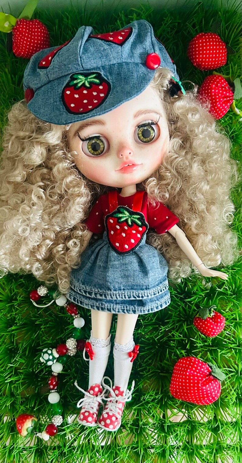 Nyla – Custom Blythe Doll One-Of-A-Kind OOAK Custom OOAK Blythe doll