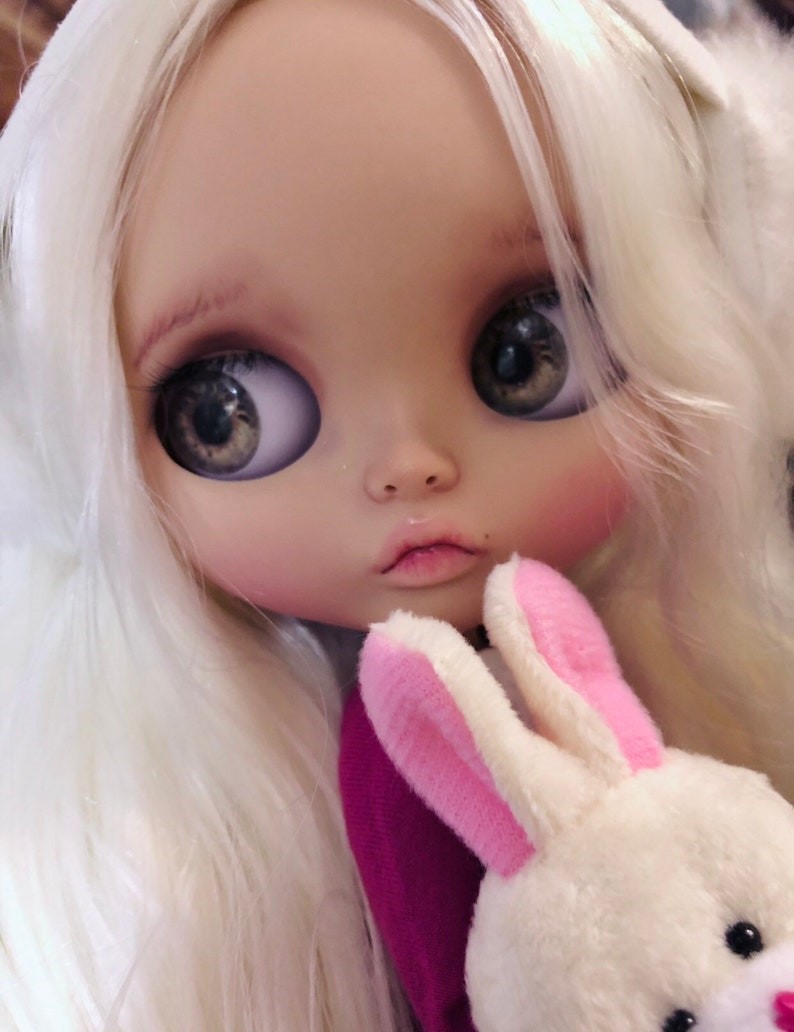 Delaney – Custom Blythe Doll One-Of-A-Kind OOAK Custom OOAK Blythe doll