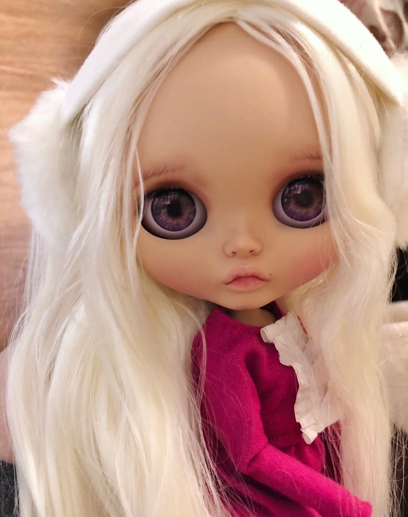 Delaney – Custom Blythe Doll One-Of-A-Kind OOAK Custom OOAK Blythe doll