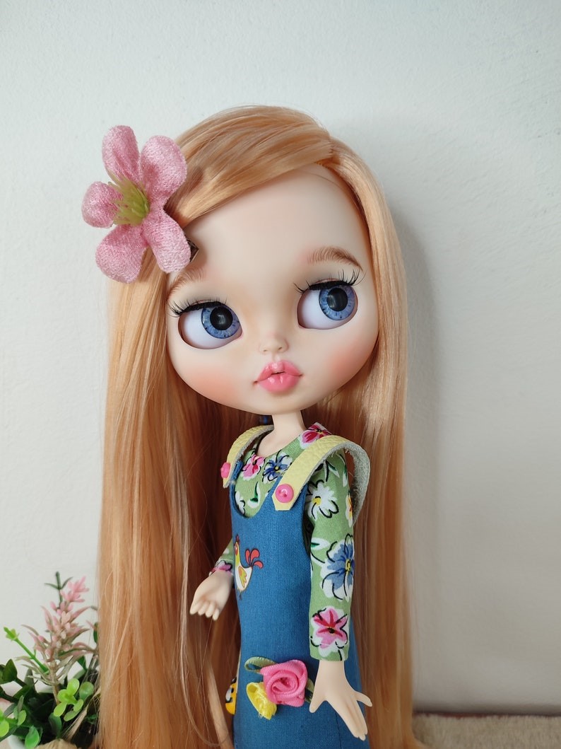 Elaina – Custom Blythe Doll One-Of-A-Kind OOAK Custom OOAK Blythe doll