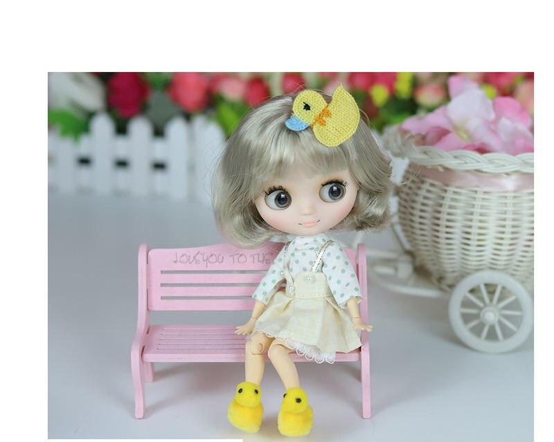 Ava – Custom Middie Blythe Puppe mit silbernem Haar 1