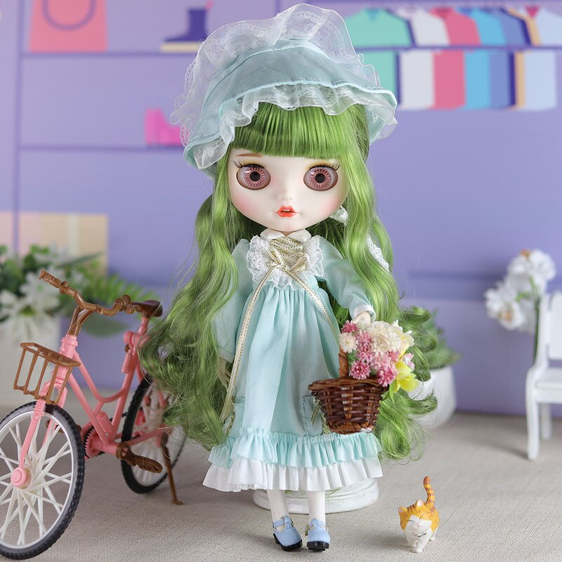 Sarah – Premium Custom Neo Blythe Doll with Green Hair, White Skin & Matte Smiling Face 2