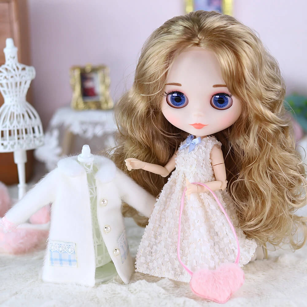 Jess – Premium Custom Neo Blythe Doll with Blonde Hair, White Skin & Matte Cute Face Blonde hair Cute face Matte face White skin