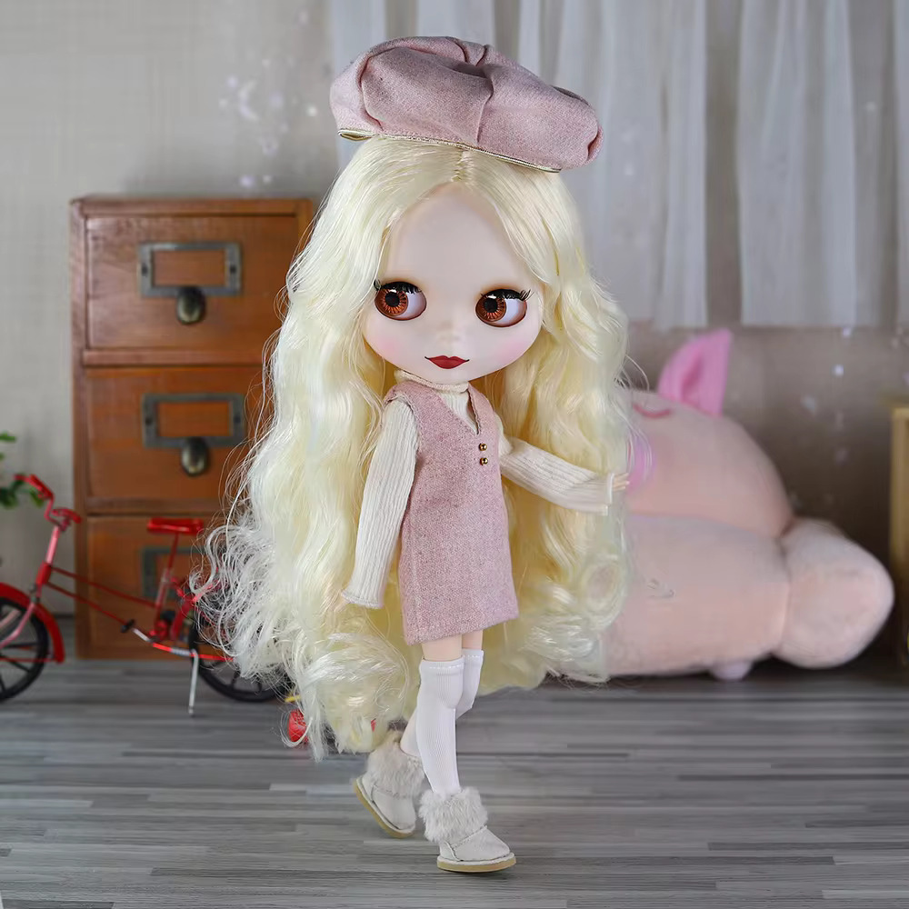 Mia – Premium Custom Neo Blythe Doll with Blonde Hair, White Skin & Matte Cute Face Blonde hair Cute face Matte face White skin