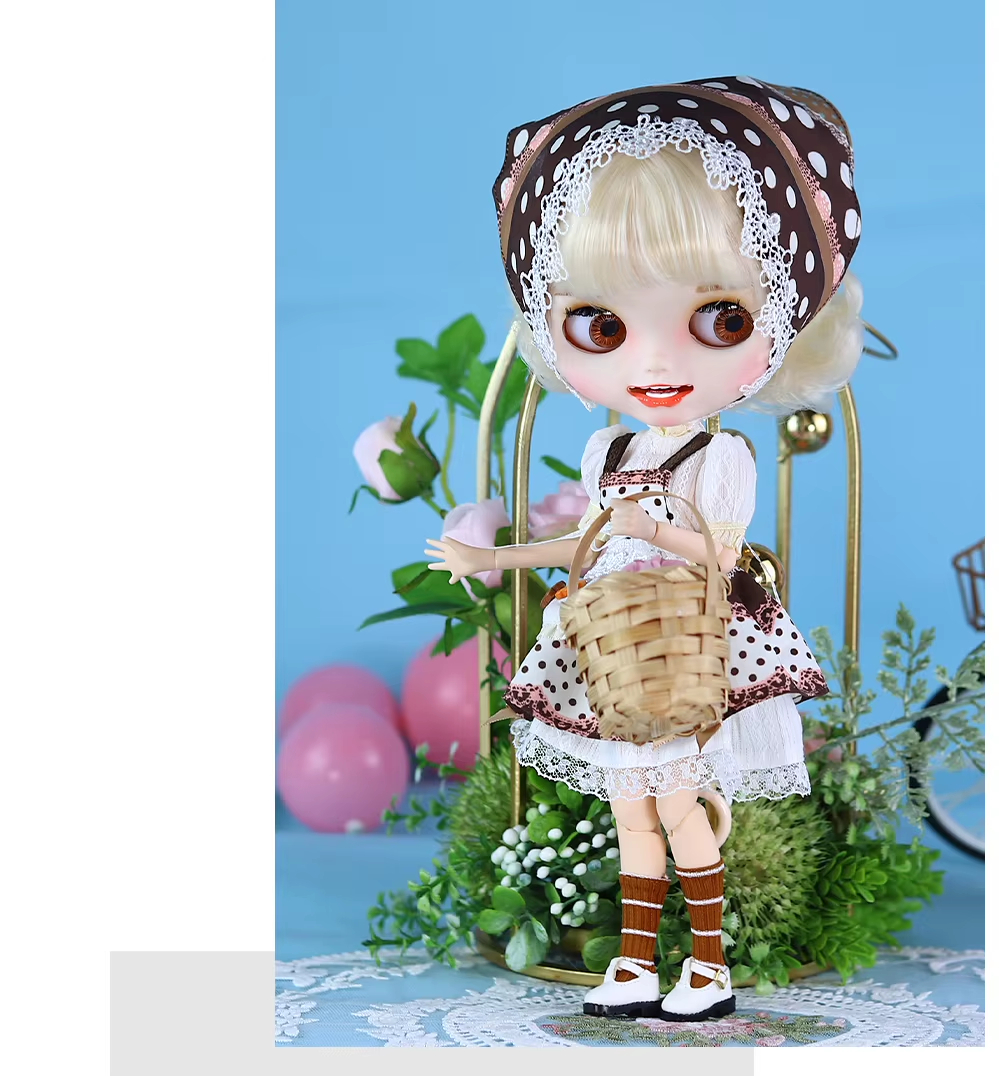 Neo Blythe Doll Classic Maid Dress with Headband, Apron & Socks 2