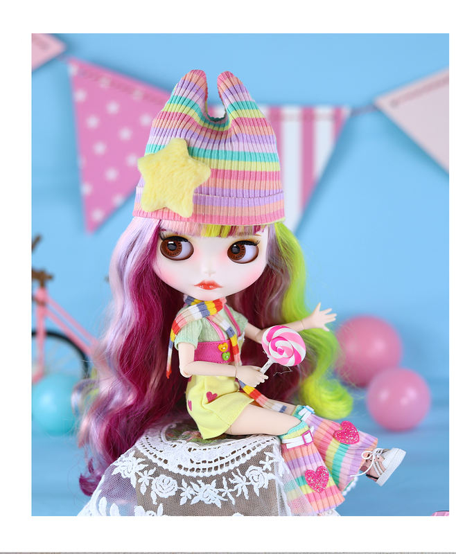 Neo Blythe Doll Winter Outfit with Hat & Scarf 4