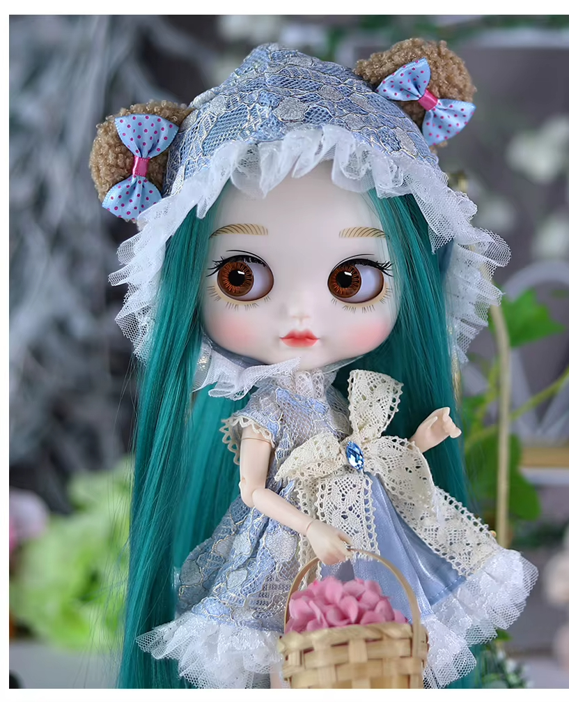 Emma – Premium Custom Neo Blythe Doll with Green Hair, White Skin & Matte Cute Face 3