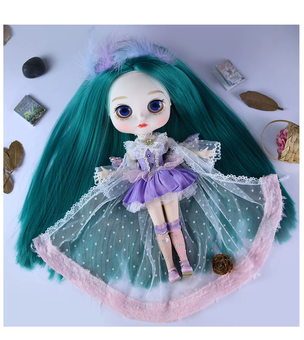 Emma – Premium Custom Neo Blythe Doll with Green Hair, White Skin & Matte Cute Face 5