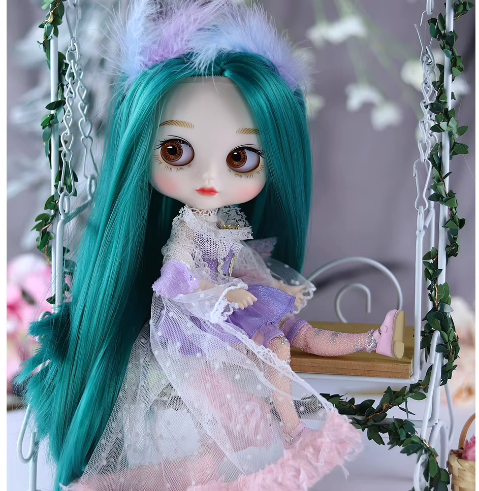 Emma – Premium Custom Neo Blythe Doll with Green Hair, White Skin & Matte Cute Face 6
