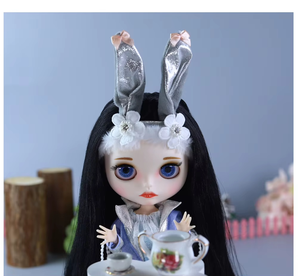 Lily – Premium Custom Neo Blythe Doll with Black Hair, White Skin & Matte Cute Face 4