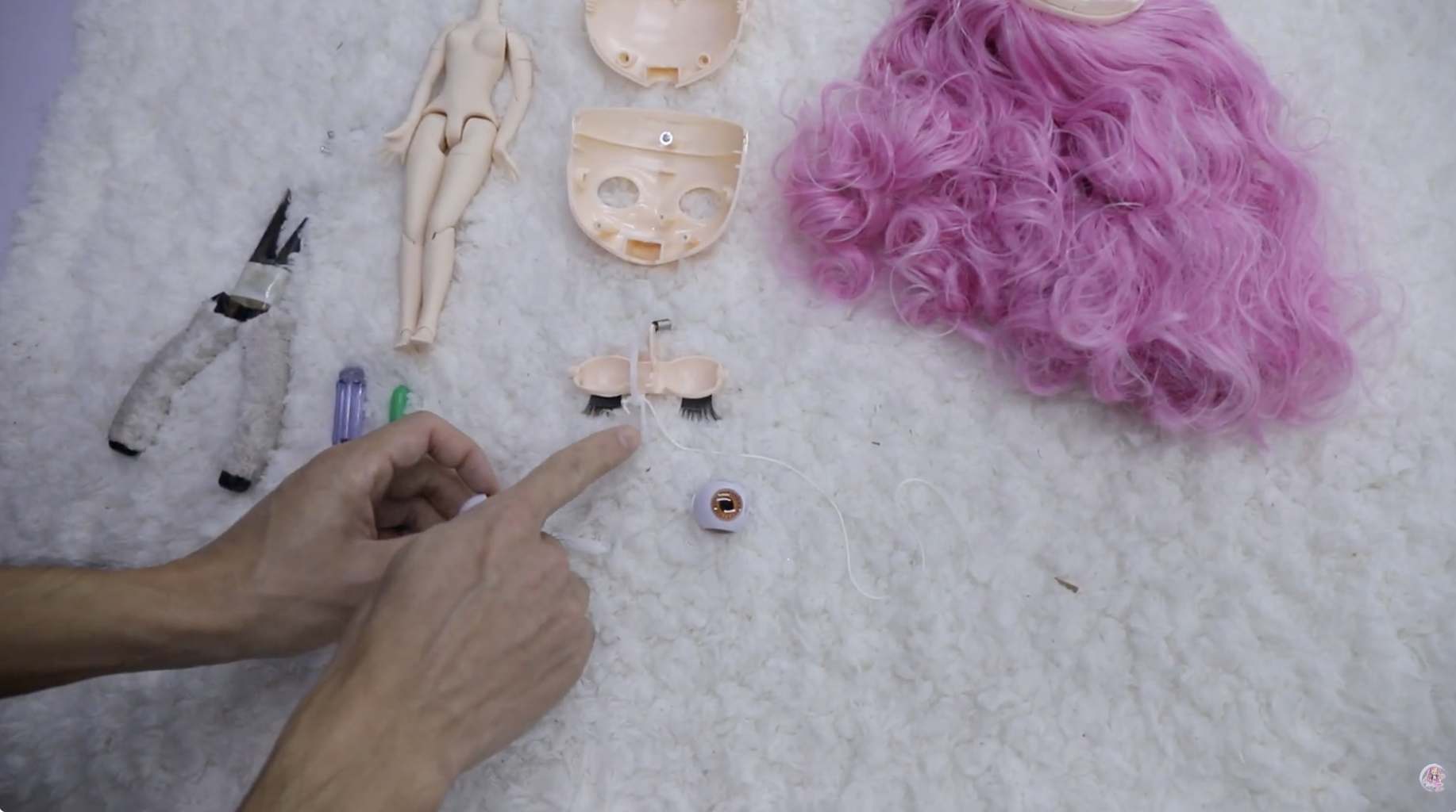 VIP CLUB ๐ 3 All the parts in the Custom Blythe Doll Making DIY Kit laid out, ready to build